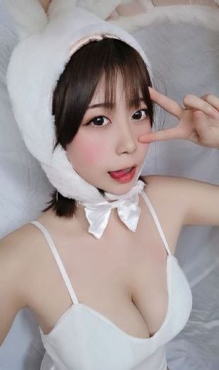 一边开会一边秘书嗯啊哦_BD免费播放